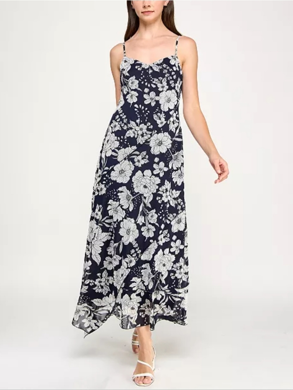 Women's Clothing (900)